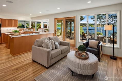 8625 NE Juanita Drive Kirkland WA 98034