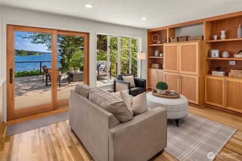 8625 NE Juanita Drive Kirkland WA 98034