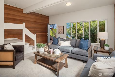 8625 NE Juanita Drive Kirkland WA 98034