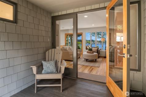 8625 NE Juanita Drive Kirkland WA 98034