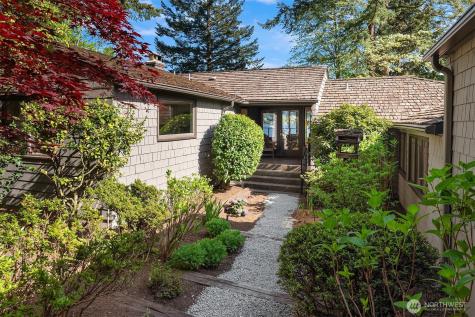 8625 NE Juanita Drive Kirkland WA 98034