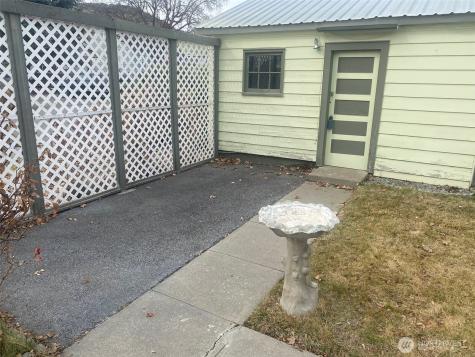 224 W Apple Street Omak WA 98841