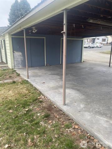 224 W Apple Street Omak WA 98841