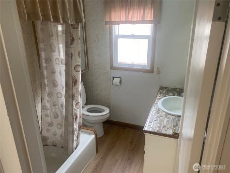 224 W Apple Street Omak WA 98841