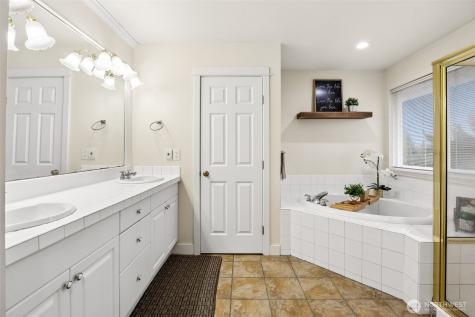3630 Spyglass Drive NE Tacoma WA 98422