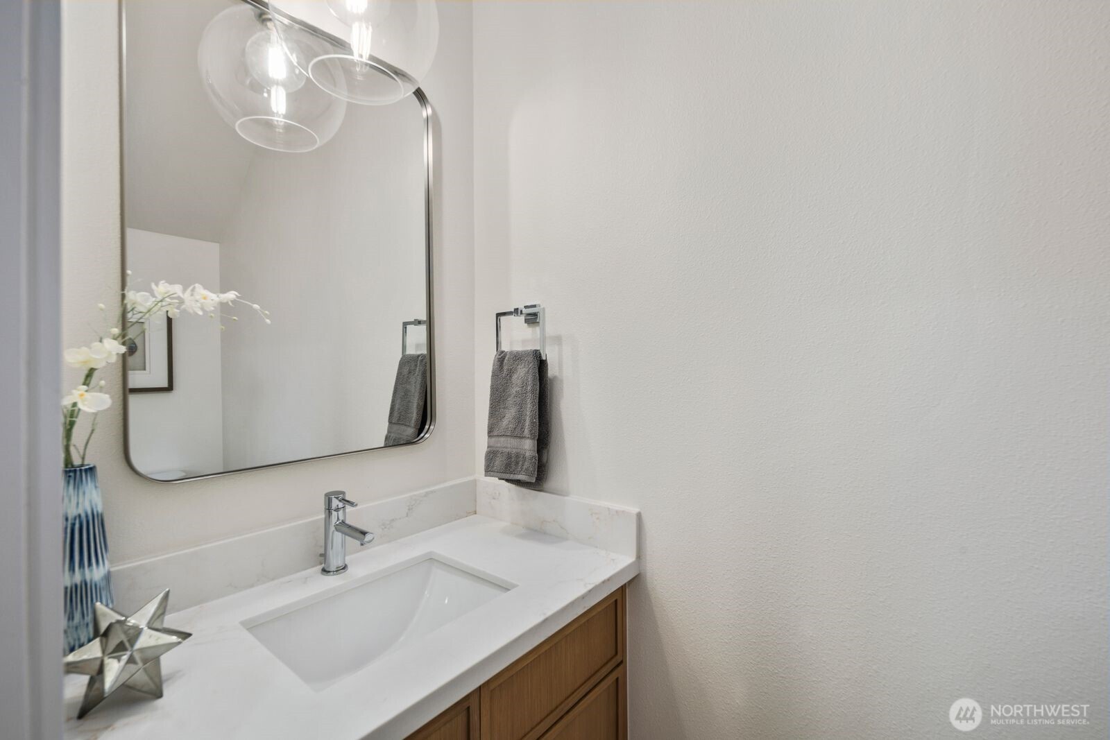 1004 N 48th Street Seattle WA 98103