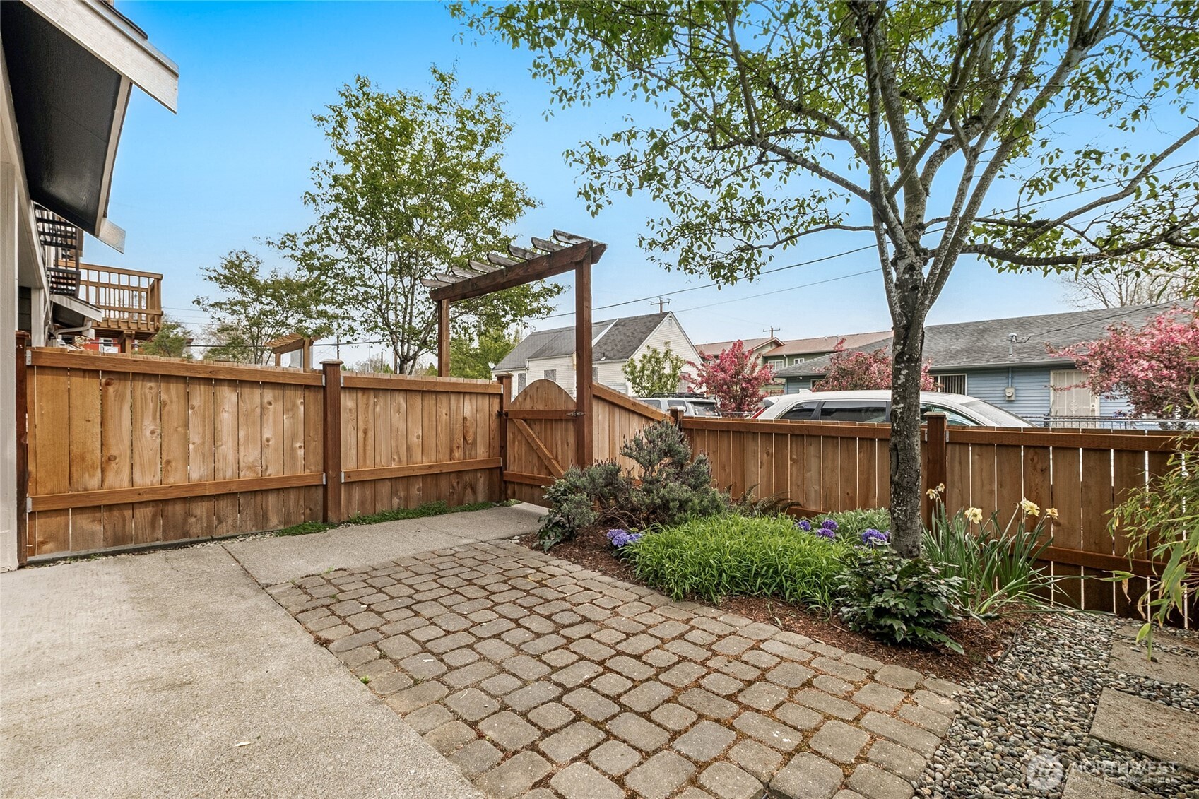 9011 46th Avenue S Seattle WA 98118