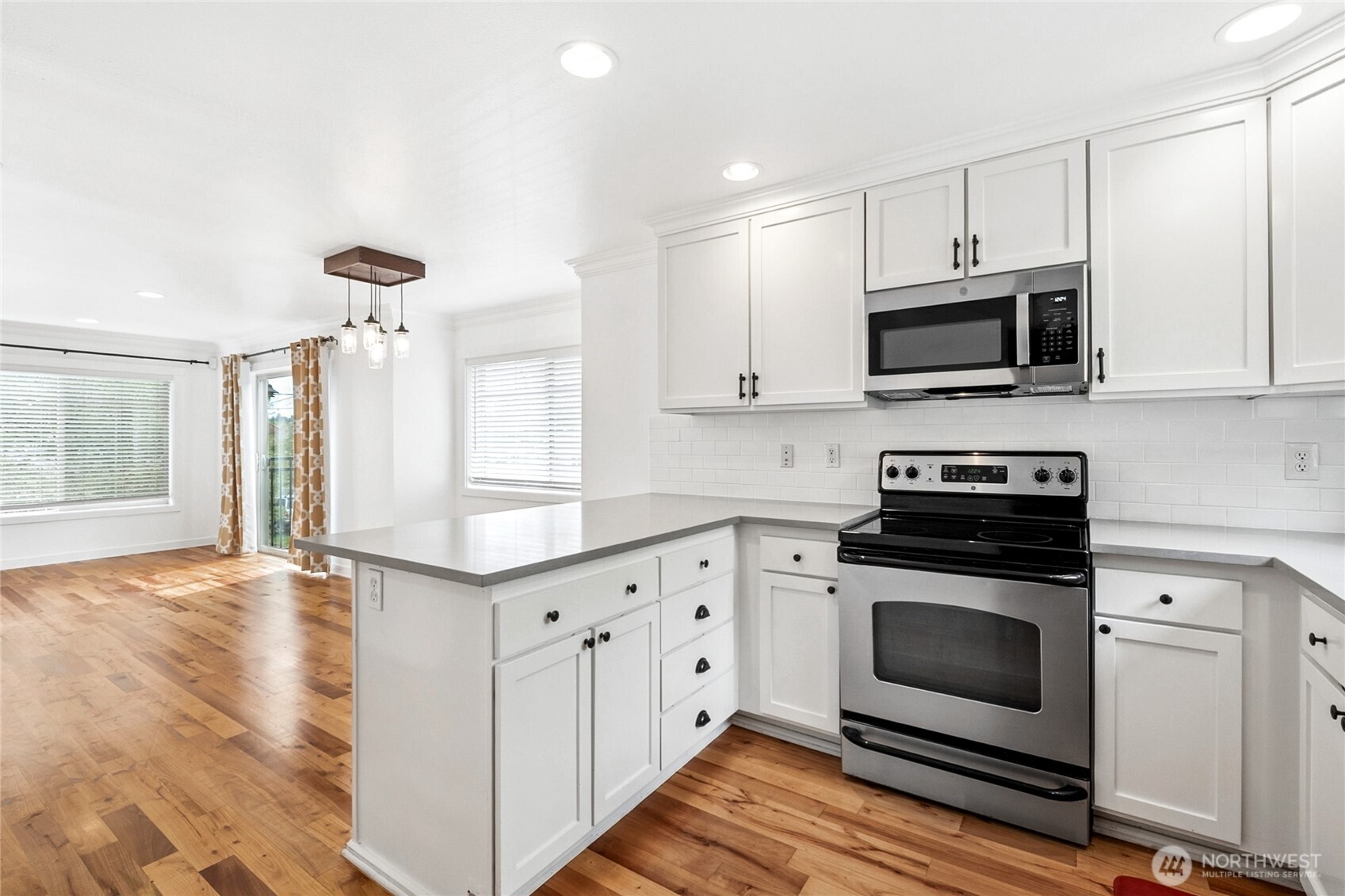 9011 46th Avenue S Seattle WA 98118