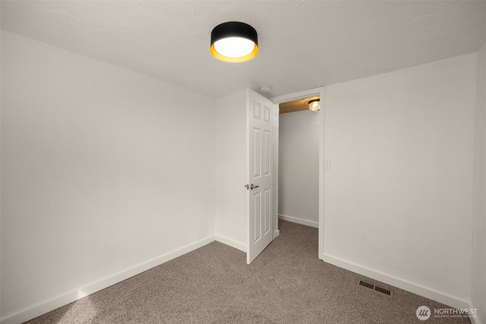 24222 54th Avenue W Mountlake Terrace WA 98043