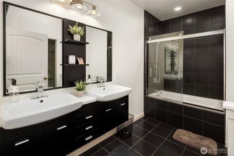 8208 219th Avenue SE Snohomish WA 98290