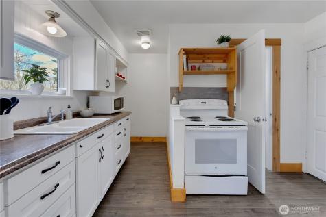 302 Van Trump Avenue NE Yelm WA 98597