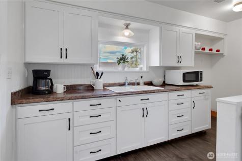 302 Van Trump Avenue NE Yelm WA 98597