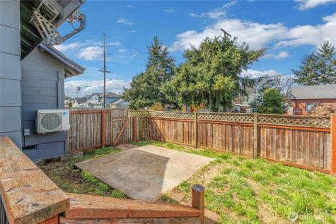 302 Van Trump Avenue NE Yelm WA 98597