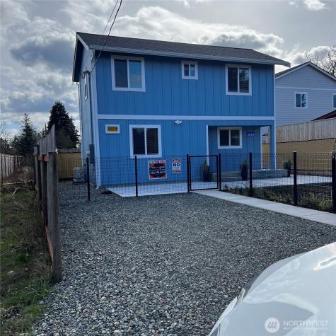 302 Van Trump Avenue NE Yelm WA 98597