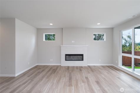2440 SW Ridgeway Drive Oak Harbor WA 98277