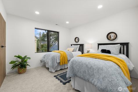 10733 17th Avenue NE Seattle WA 98125