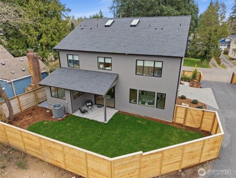 10733 17th Avenue NE Seattle WA 98125