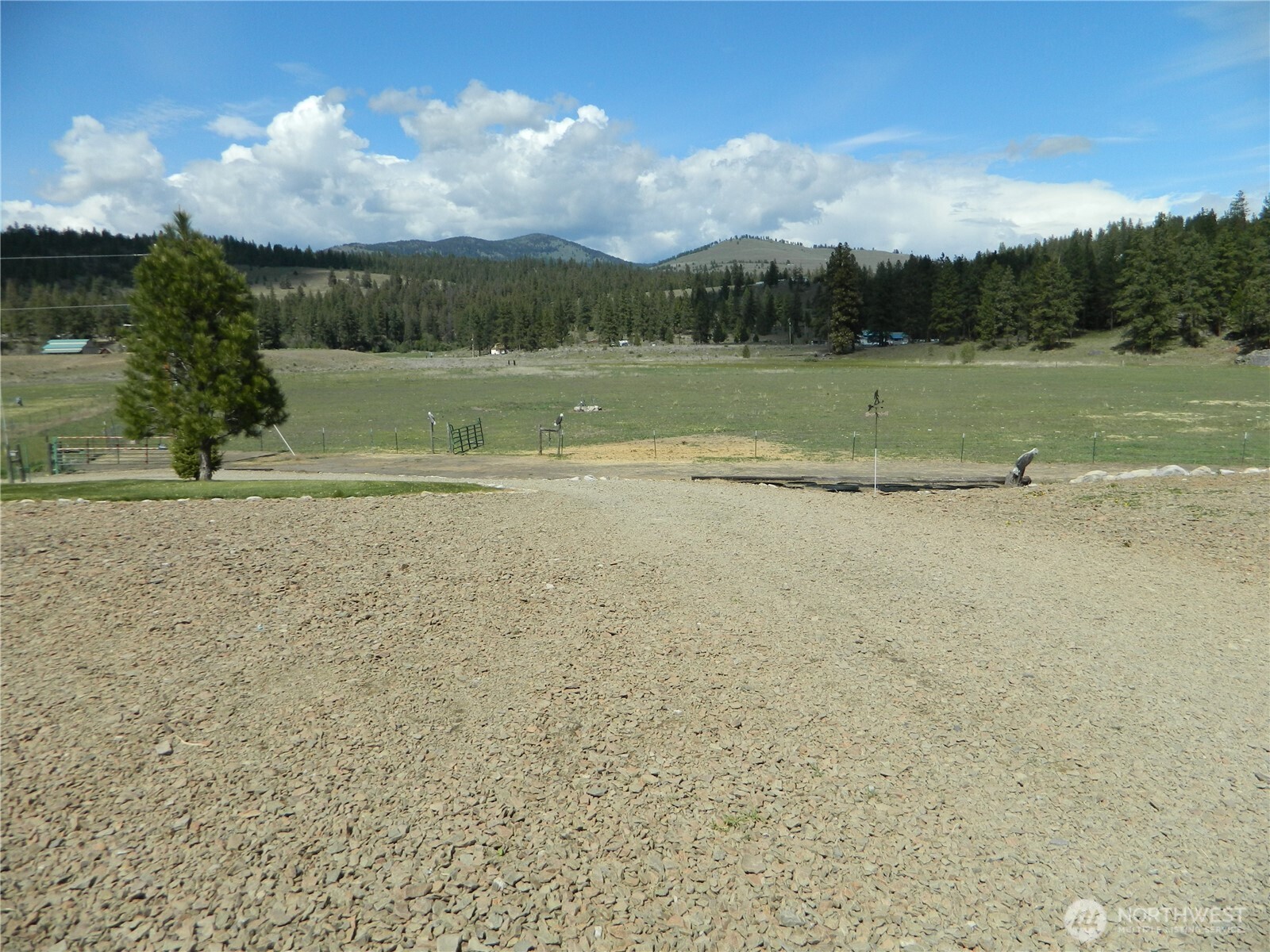 29 Duck Flats Road Tonasket WA 98855