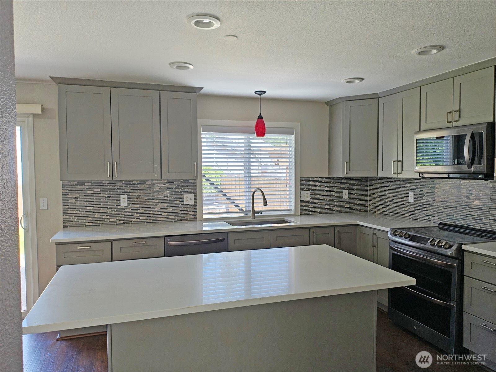 18221 SE 260th Place Covington WA 98042
