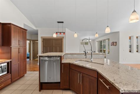 1024 Columbia Point Entiat WA 98822
