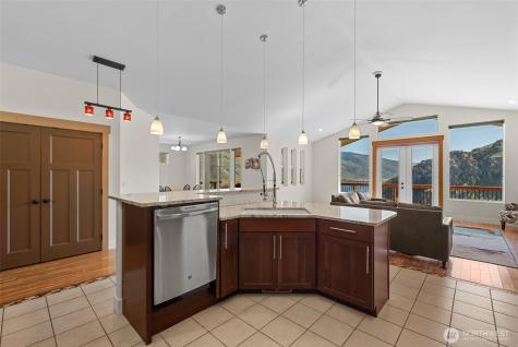 1024 Columbia Point Entiat WA 98822