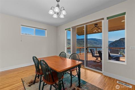 1024 Columbia Point Entiat WA 98822