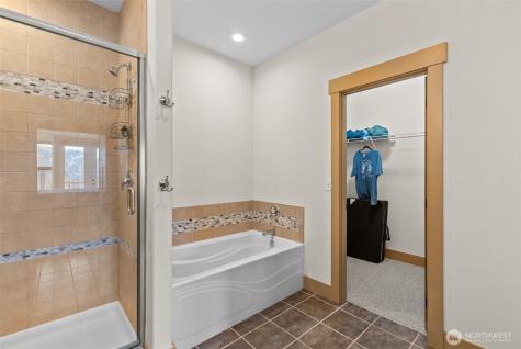 1024 Columbia Point Entiat WA 98822