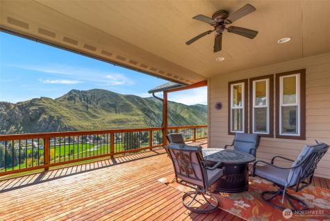 1024 Columbia Point Entiat WA 98822