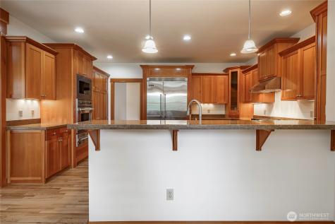 8606 Great Horned Owl Lane Blaine WA 98230