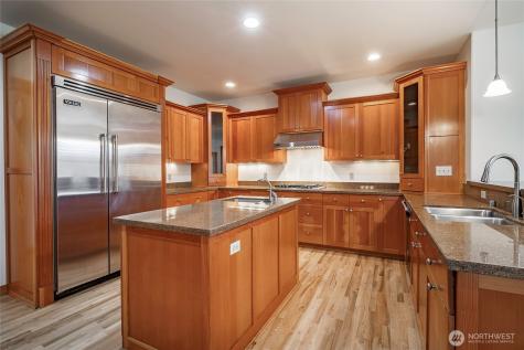 8606 Great Horned Owl Lane Blaine WA 98230
