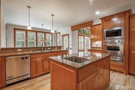8606 Great Horned Owl Lane Blaine WA 98230