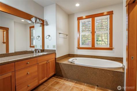 8606 Great Horned Owl Lane Blaine WA 98230