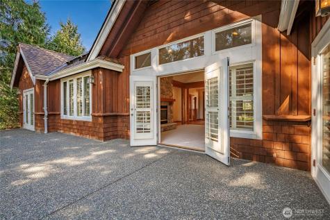 8606 Great Horned Owl Lane Blaine WA 98230