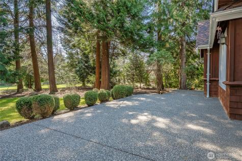 8606 Great Horned Owl Lane Blaine WA 98230