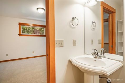 8606 Great Horned Owl Lane Blaine WA 98230