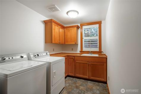 8606 Great Horned Owl Lane Blaine WA 98230