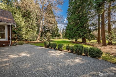 8606 Great Horned Owl Lane Blaine WA 98230