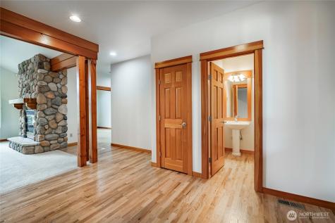 8606 Great Horned Owl Lane Blaine WA 98230