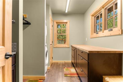 130 Sundown Road Winthrop WA 98862