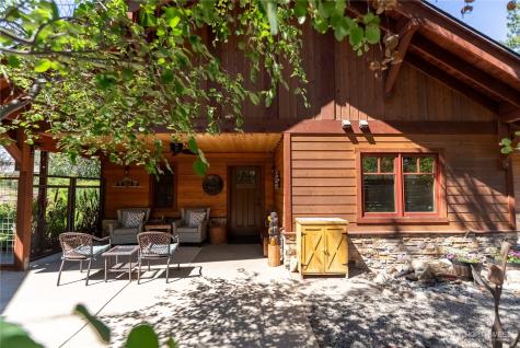 130 Sundown Road Winthrop WA 98862