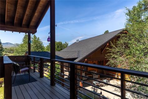 130 Sundown Road Winthrop WA 98862