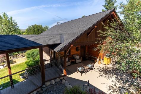 130 Sundown Road Winthrop WA 98862