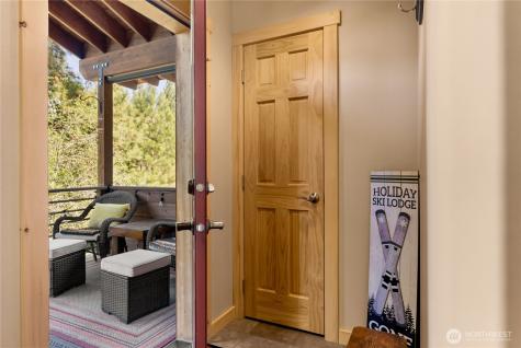 130 Sundown Road Winthrop WA 98862