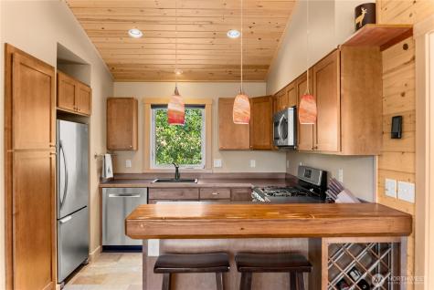 130 Sundown Road Winthrop WA 98862