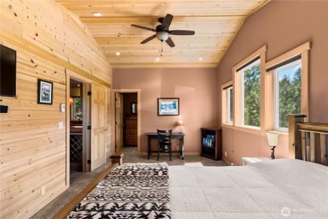 130 Sundown Road Winthrop WA 98862