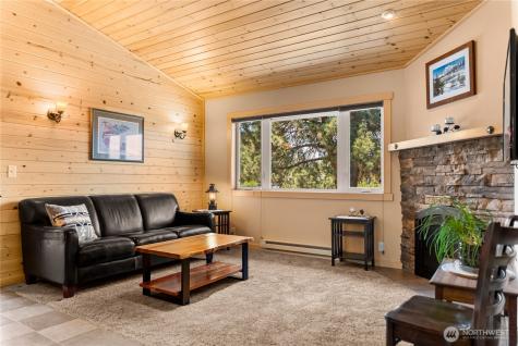 130 Sundown Road Winthrop WA 98862