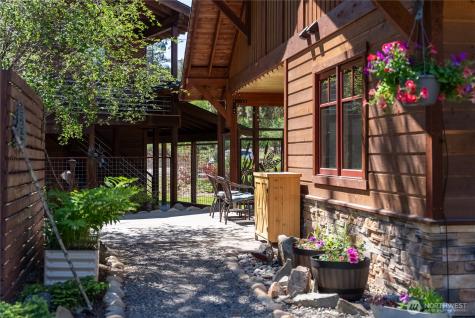 130 Sundown Road Winthrop WA 98862