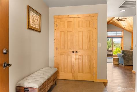 130 Sundown Road Winthrop WA 98862