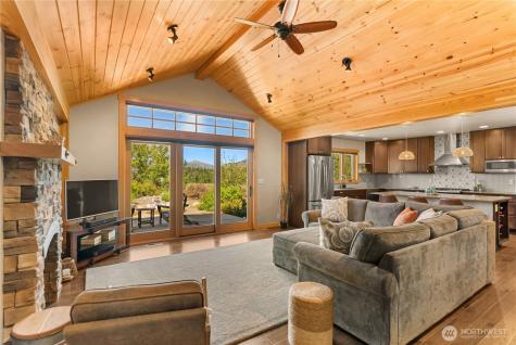 130 Sundown Road Winthrop WA 98862
