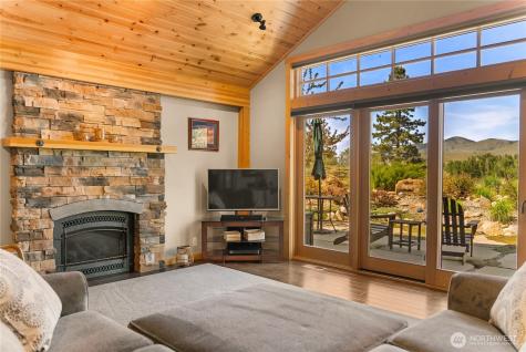 130 Sundown Road Winthrop WA 98862